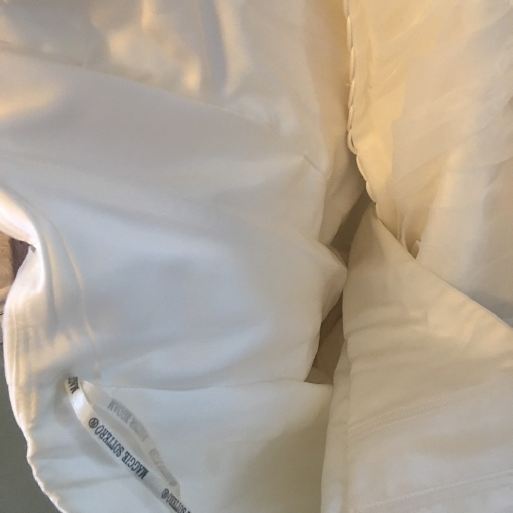 SOLD New Never Worn or Altered Wedding Dress. No issues SOLD - Picture 4 of 7